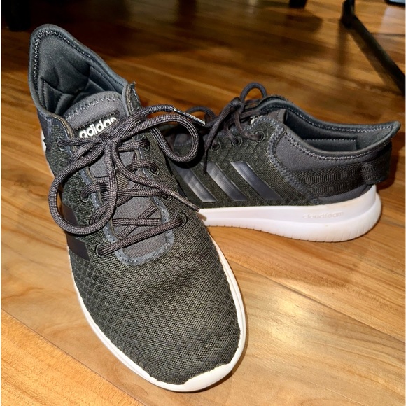 GUC! Adidas cloudfoam sneakers, size 8 1/2! - Picture 3 of 14